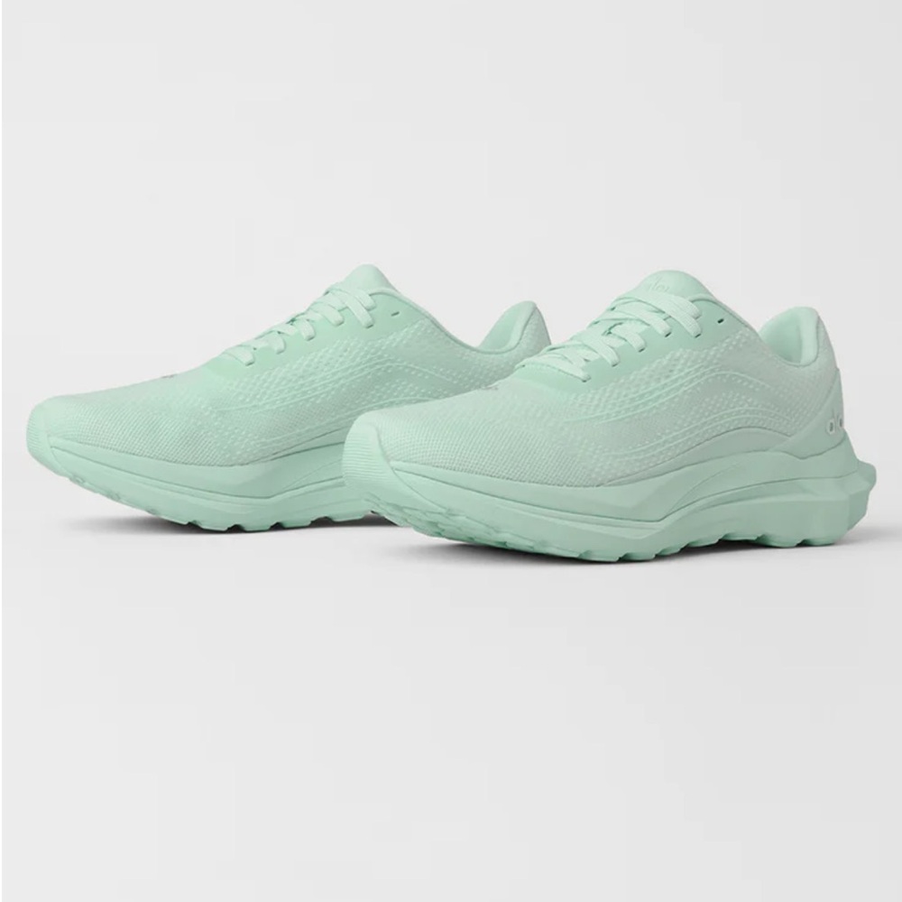 Alo Runner in Spearmint *NWT*